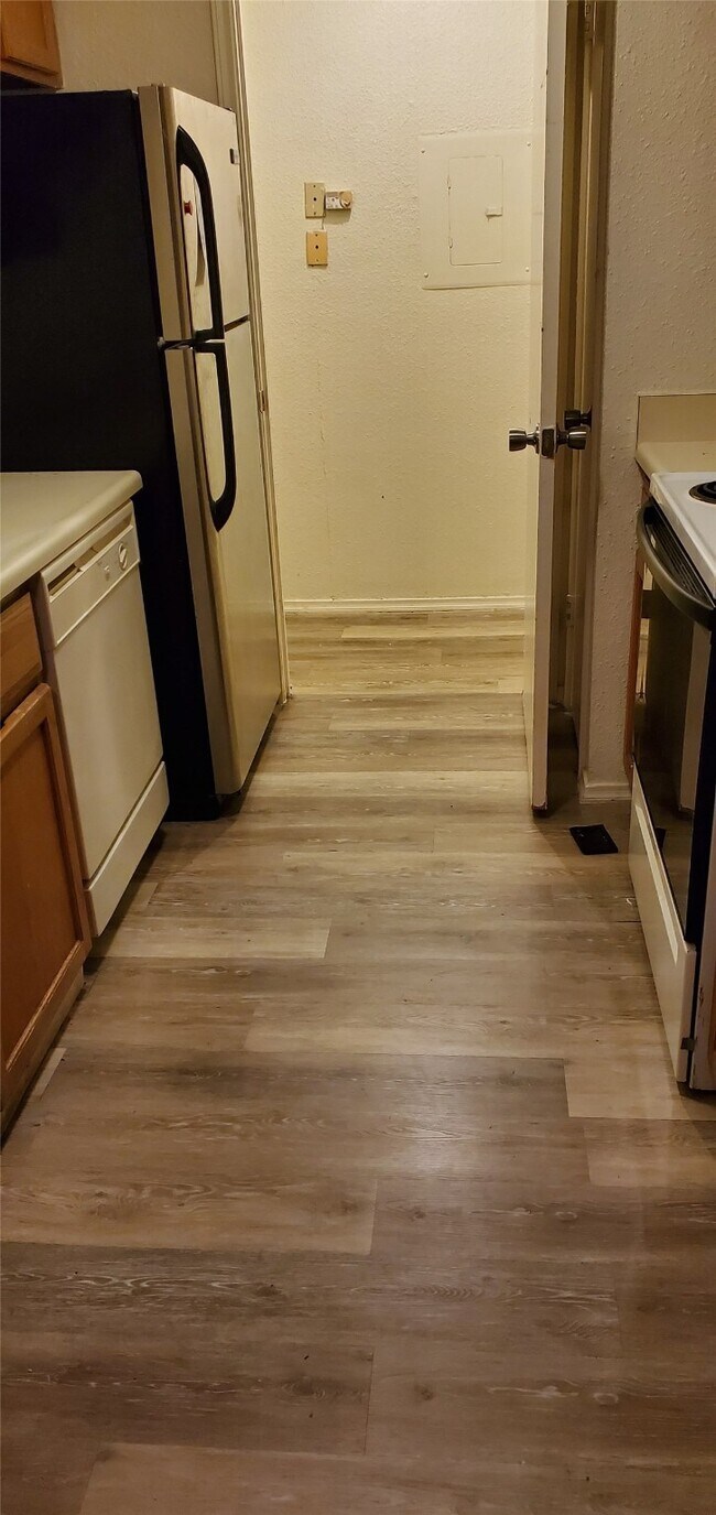 Foto del edificio - 9700 Leawood Blvd