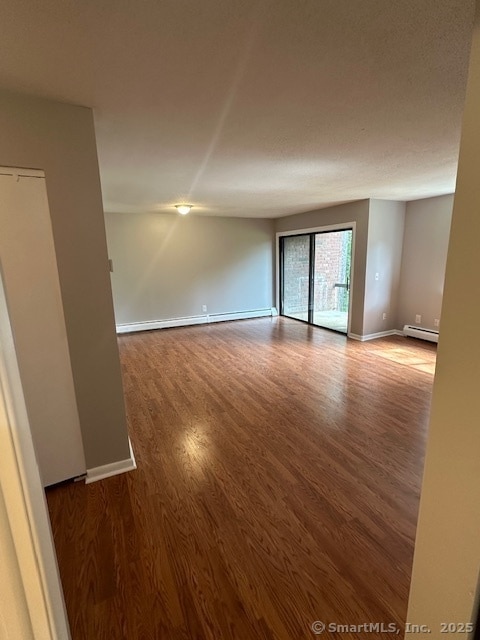 Building Photo - 925 High Path Rd