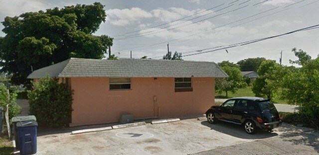 Building Photo - 901 SW 9th Ave