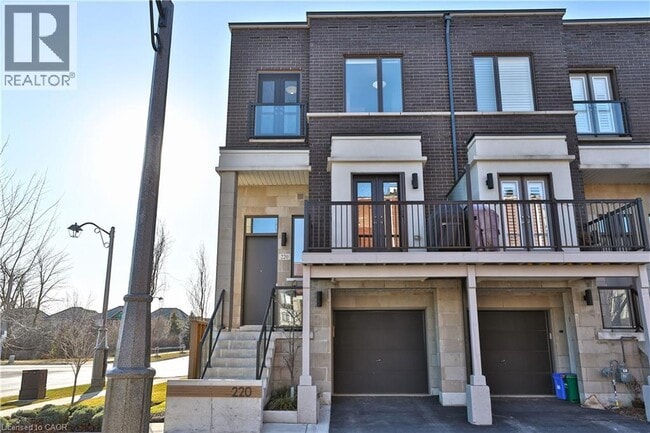 Building Photo - 220 Vellwood Common