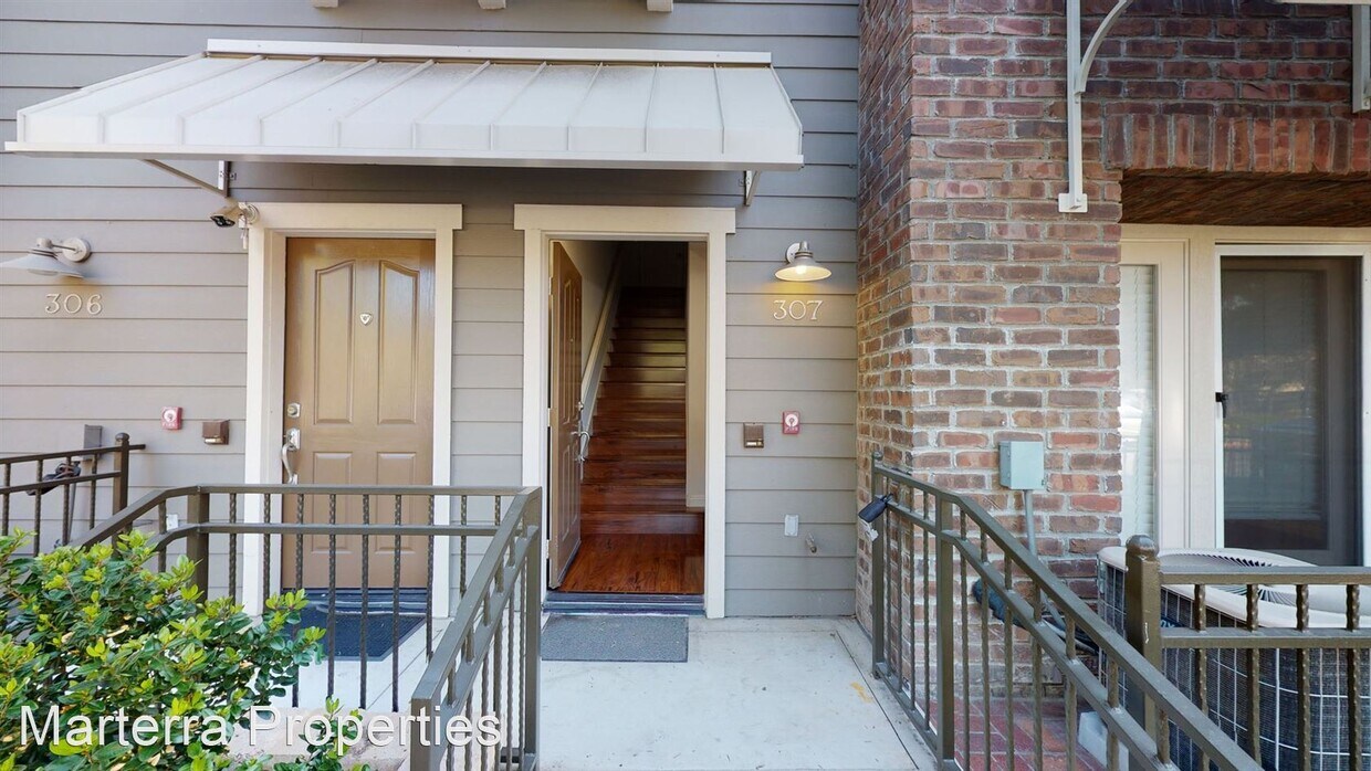 Primary Photo - 3 br, 3.5 bath House - 307 Blue Sky Dr