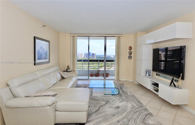 Foto del edificio - 3530 Mystic Pointe Dr