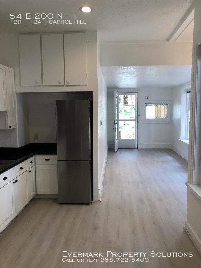 Building Photo - 54 E 200 N