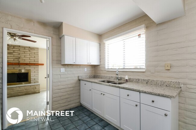Foto del edificio - 1808 W Riverview St