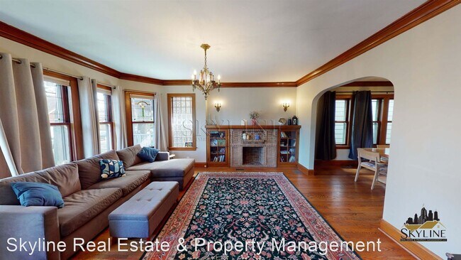 Building Photo - 4 br, 2 bath House - 5224 N. Monitor Avenue