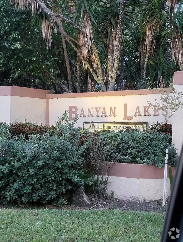 Shaker Village Apartments for Rent with a Garage Tamarac, FL 2