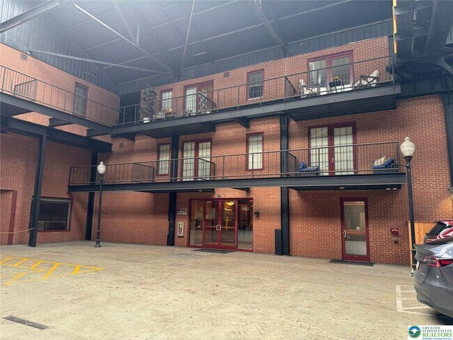 Foto del edificio - 11 W 2nd St