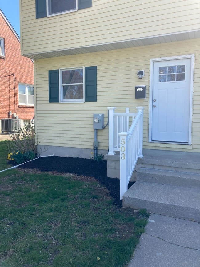 Building Photo - Renovated 2 Bedroom, 1.5 Bathroom in Aberd...