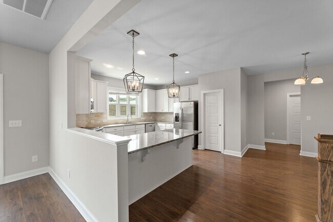 Building Photo - Pristine and Spacious Home in Highly Desirable Winston Pointe