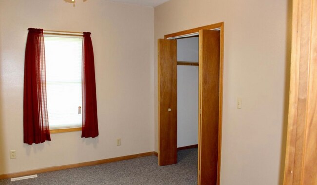 Building Photo - 807 Laurel St