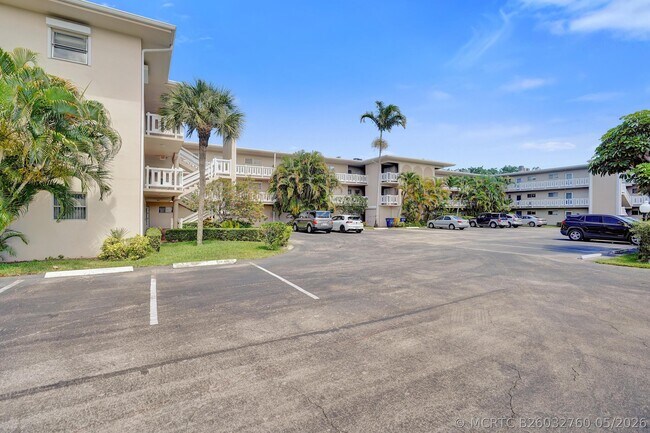Building Photo - 2640 Garden Dr S