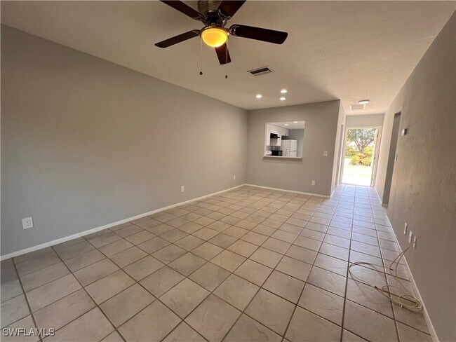 Foto del edificio - 1017 Pine Isle Ln