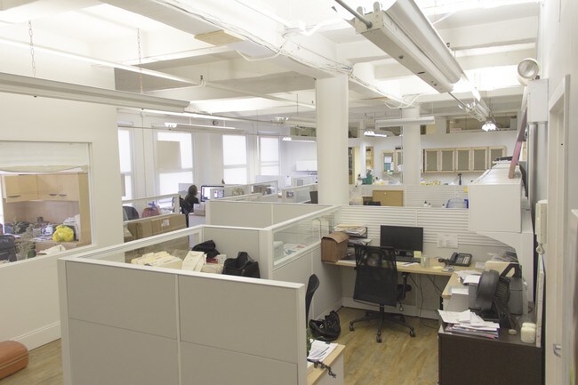 Foto del edificio - 227-239 W 17th St