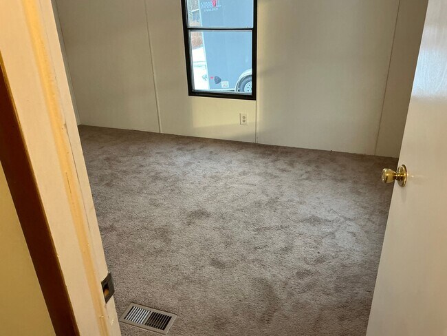 Foto del edificio - 37 Pinney Ln