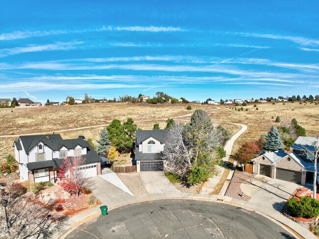 Building Photo - Spacious 4-Bedroom Cul-de-Sac Gem with Pri...