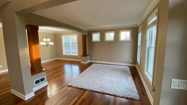 Foto del edificio - 10694 Maple Blvd