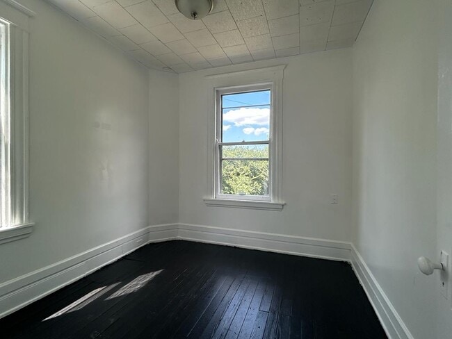 Building Photo - 110 E Galbraith Rd