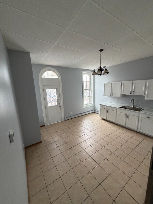 Building Photo - 205 Plum St