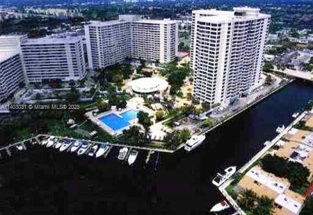 Foto principal - 2500 Parkview Dr