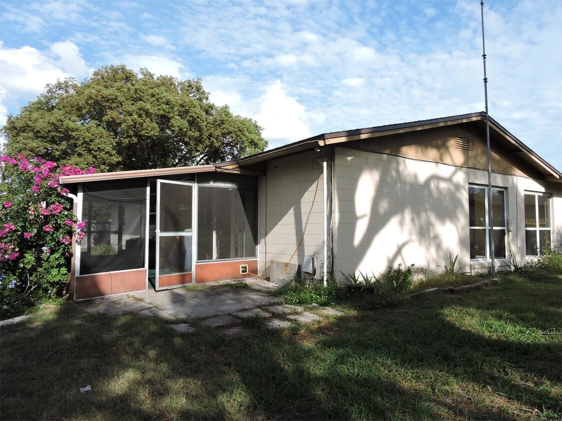 Foto del edificio - 6402 Vergil Ln