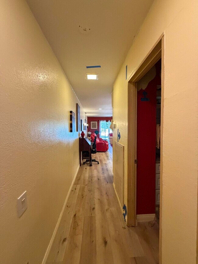 Foto del edificio - 1655 E Palm Canyon Dr