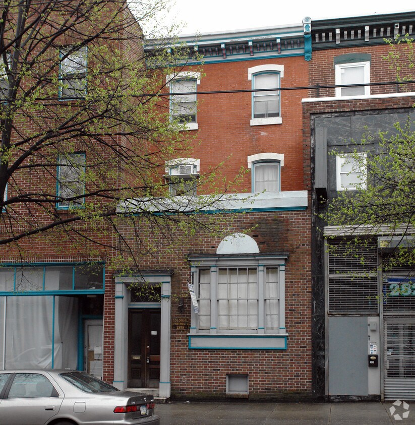 Building Photo - 2818 W Girard Ave