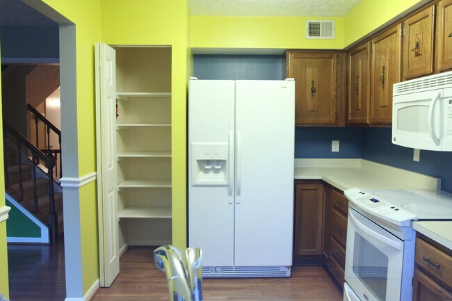 Building Photo - 8951 Waldren Way