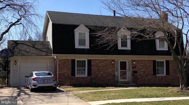 Foto del edificio - 8704 Victory Ln