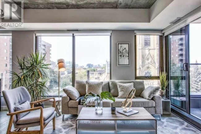 Photo du bâtiment - 111 Bathurst St