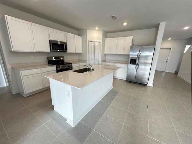 Building Photo - 3358 Alexander Dr