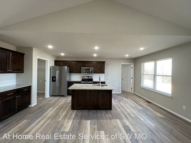 Foto del edificio - 5 br, 3 bath House - 3905 W Linwood St