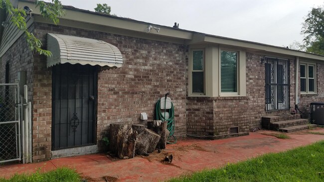 Foto del edificio - 17 Endo Dr