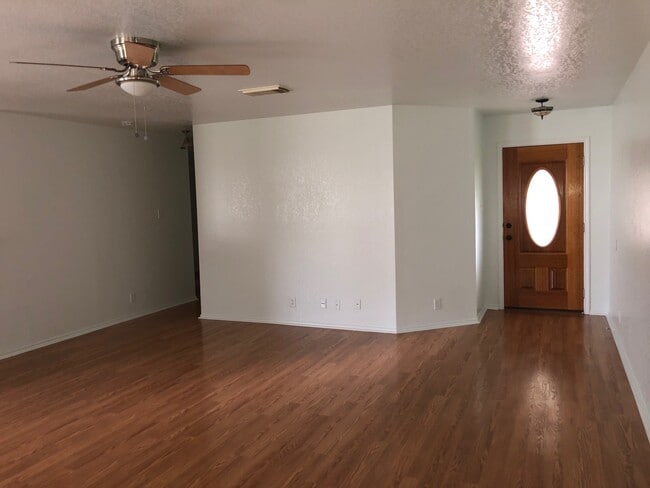 Living Room/Front Door - 867 Spyglass Dr