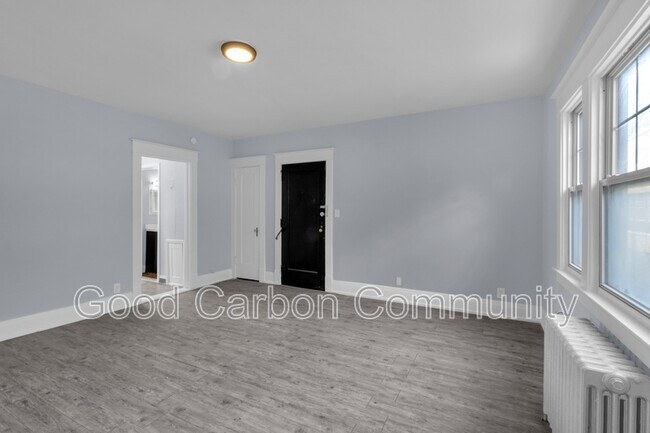 Building Photo - 2720 Main St