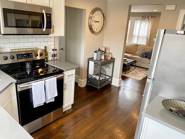 Kitchen - 11 Town Hill St