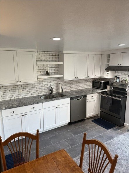 Foto del edificio - 16 Dudley Ave