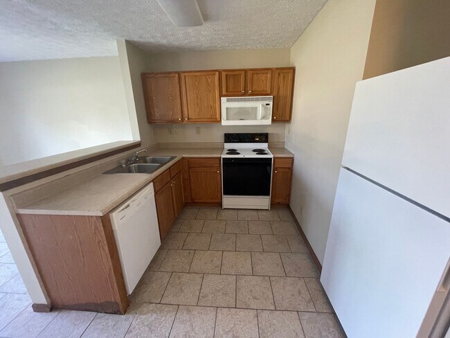 Foto del edificio - 3033 Butterfield Ct