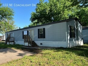 Building Photo - 132 Coachlight Dr