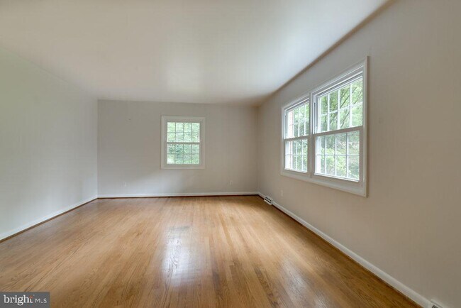 Foto del edificio - 2503 Fowlers Ln