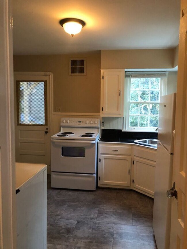 Foto del edificio - Great location in Garden District seconds from Downtown and LSU.