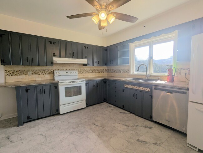 Building Photo - 117 Edna Rd