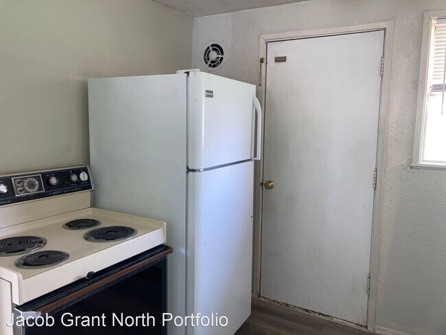 Building Photo - 2 br, 1 bath House - 725 Sharp Place