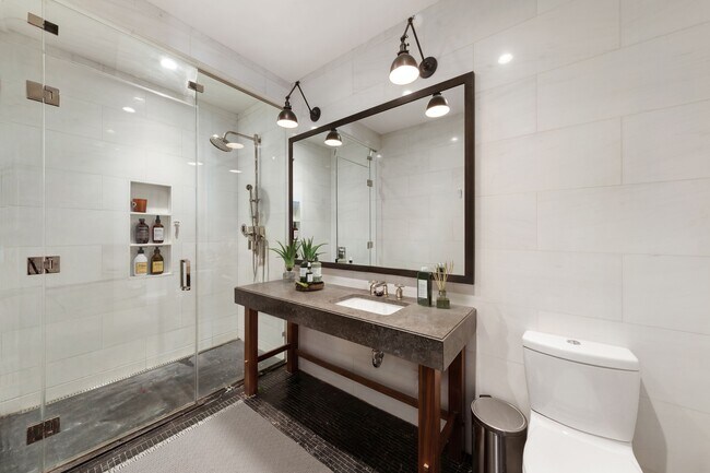 Foto del edificio - 425 W 50th St