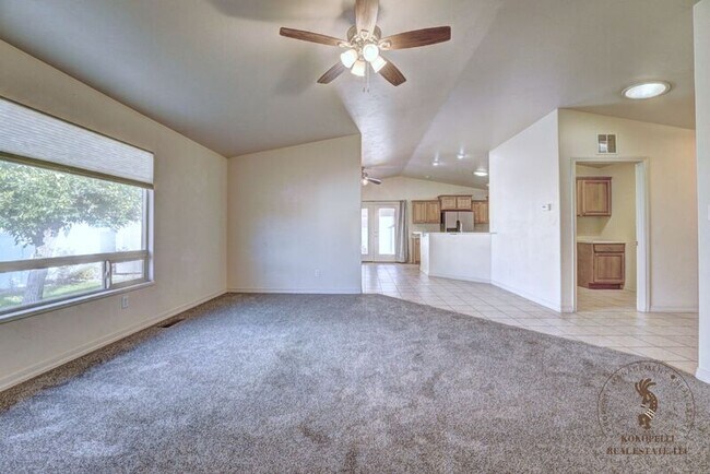 Building Photo - 661 Mccaldon Way
