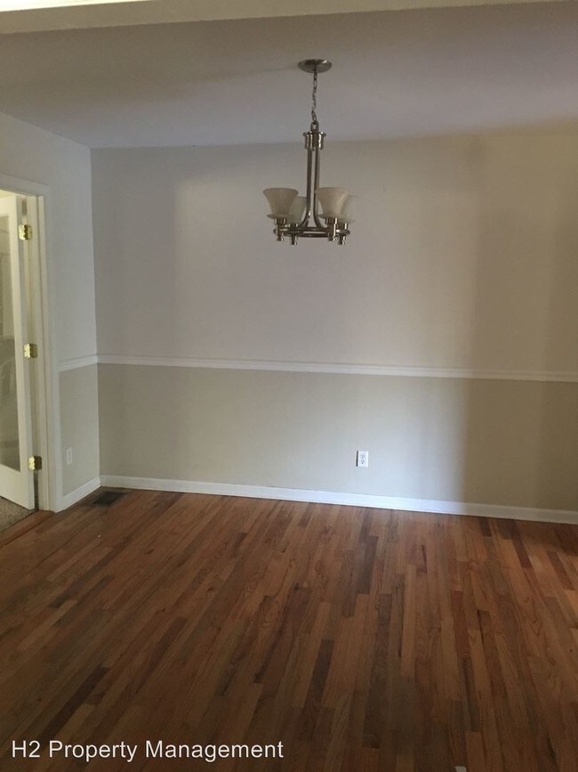 Building Photo - 3037 Corrib Dr
