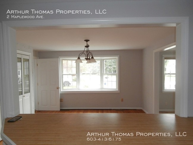 Building Photo - Spacious 2 Bedroom on First Floor of Duplex