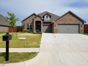 Building Photo - 1433 Kelley Pointe Pkwy