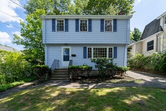 Building Photo - 10 Colburn St
