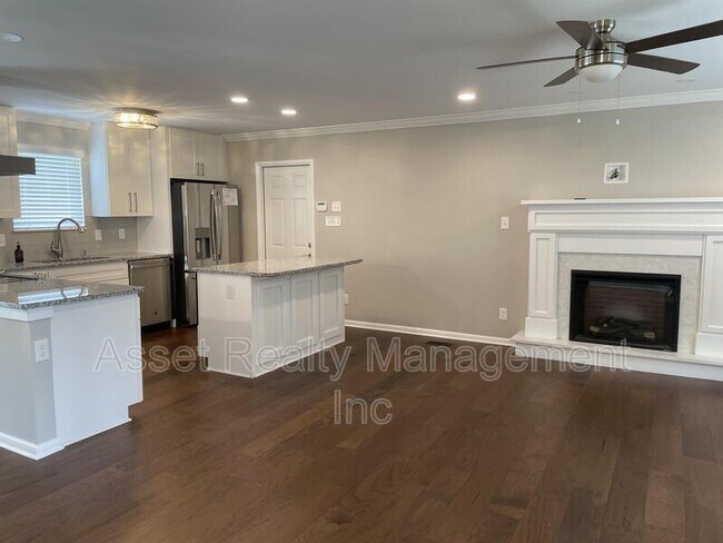 Photo - 2601 Shropshire Blvd House