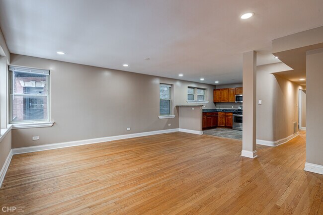 Building Photo - 4938 S King Dr